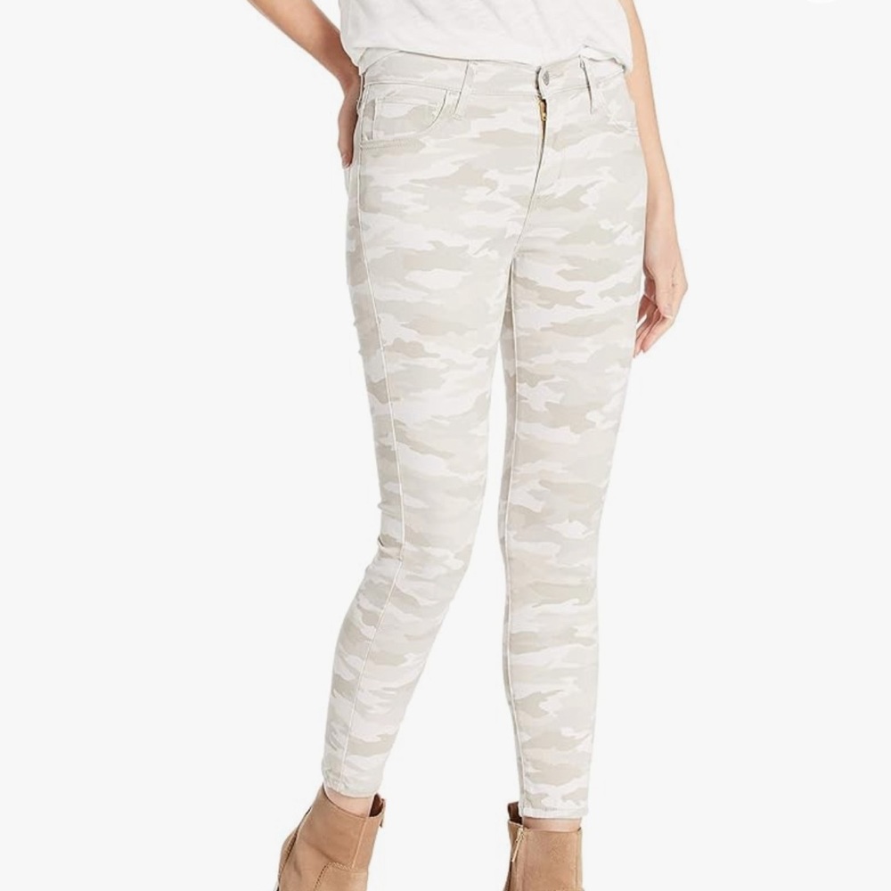 Levi’s 720 High rise cropped